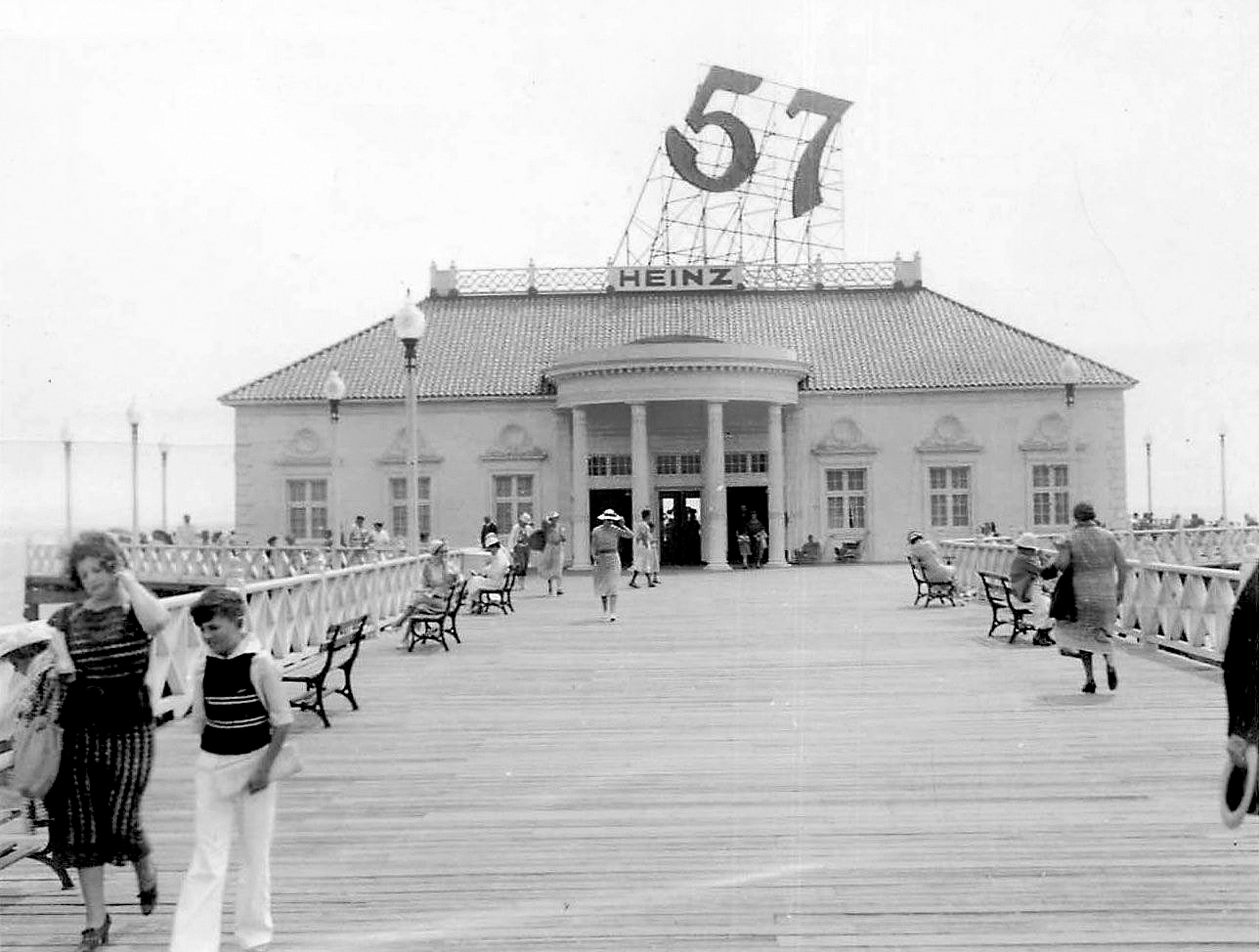 Atlantic City Boardwalk A Stroll Through History Pictorial History atlantic-city-boardwalk-a-stroll-through-history-pictorial-history